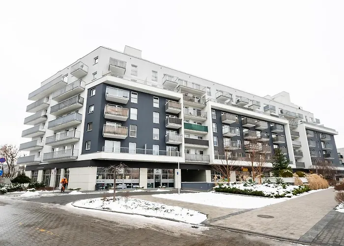 Metro Mlynow Vibrant Apartment